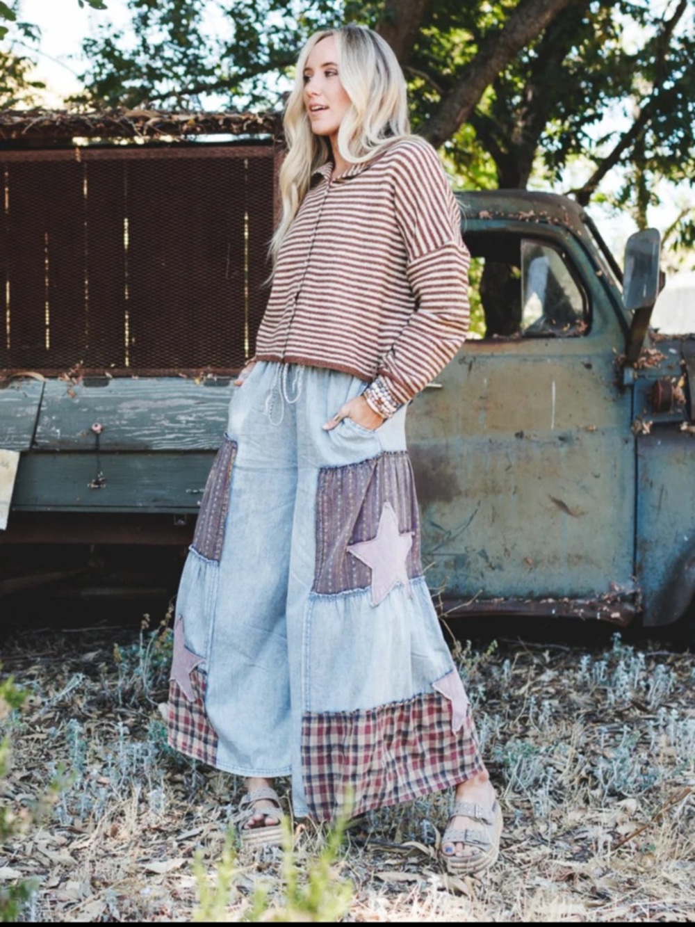 easel Light Blue cotton wide leg Star pants small NWT